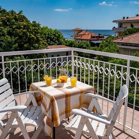 Hotel Villa Dei Fiori - Sul Mare Con Piscina Viserbella di Rimini Buitenkant foto