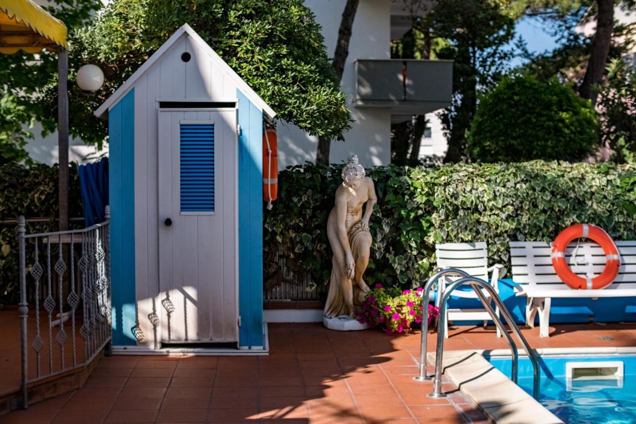 Hotel Villa Dei Fiori - Sul Mare Con Piscina Viserbella di Rimini Buitenkant foto