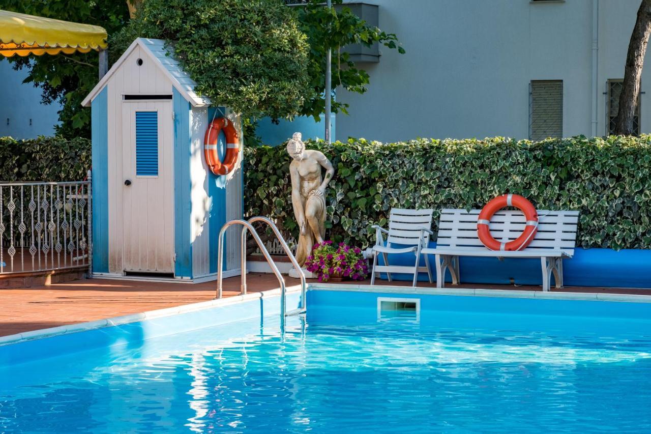 Hotel Villa Dei Fiori - Sul Mare Con Piscina Viserbella di Rimini Buitenkant foto