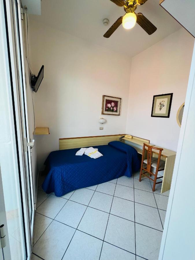 Hotel Villa Dei Fiori - Sul Mare Con Piscina Viserbella di Rimini Buitenkant foto