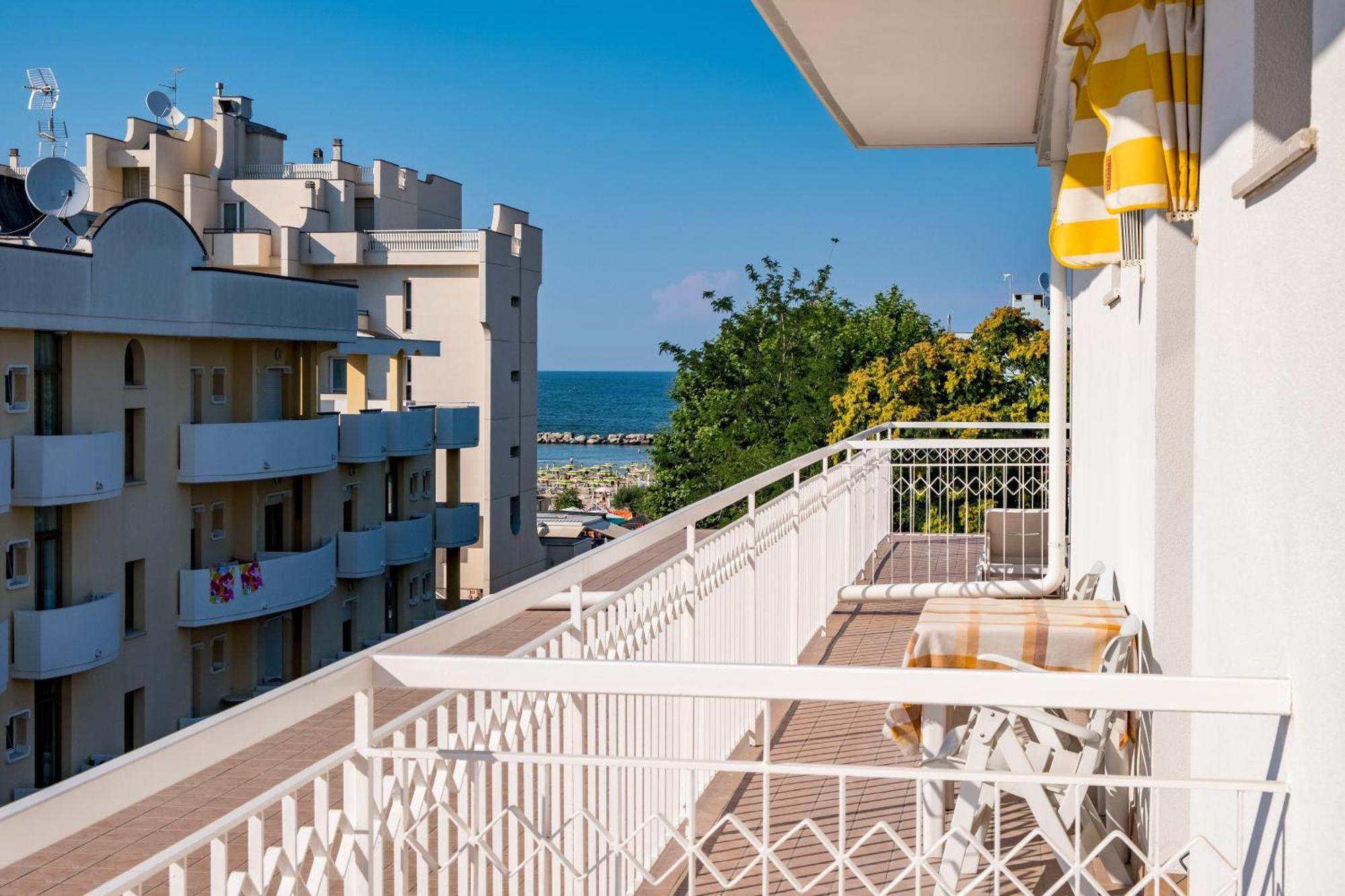Hotel Villa Dei Fiori - Sul Mare Con Piscina Viserbella di Rimini Buitenkant foto